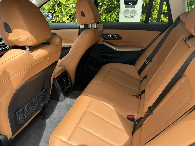 BMW 318 Touring — photo 10
