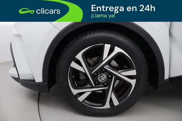 Toyota C-HR view 11