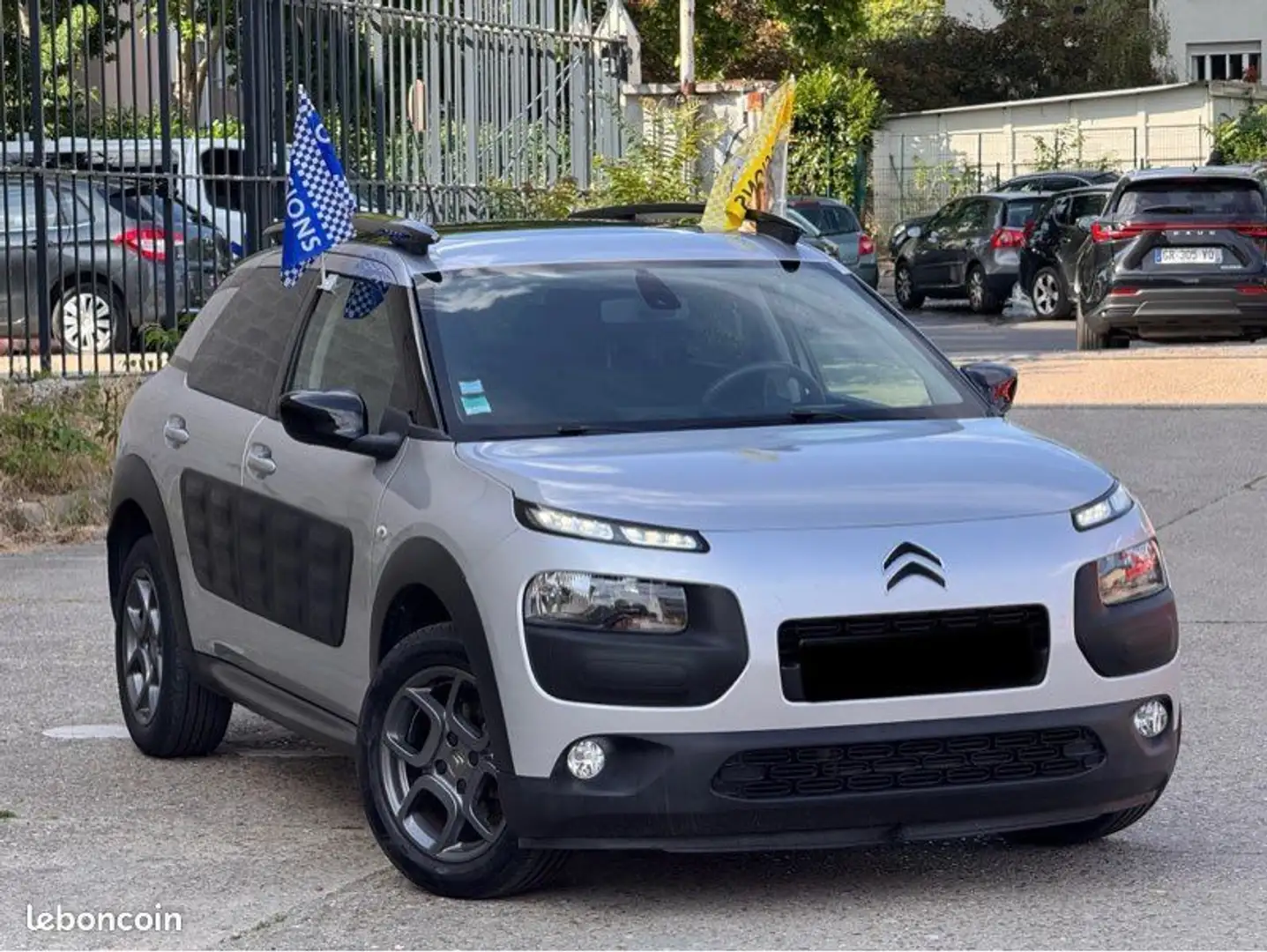 Citroen C4 Cactus Citroën 1.2 VTi année 06-2015 90.000KM Certifié Ga Gris - 2