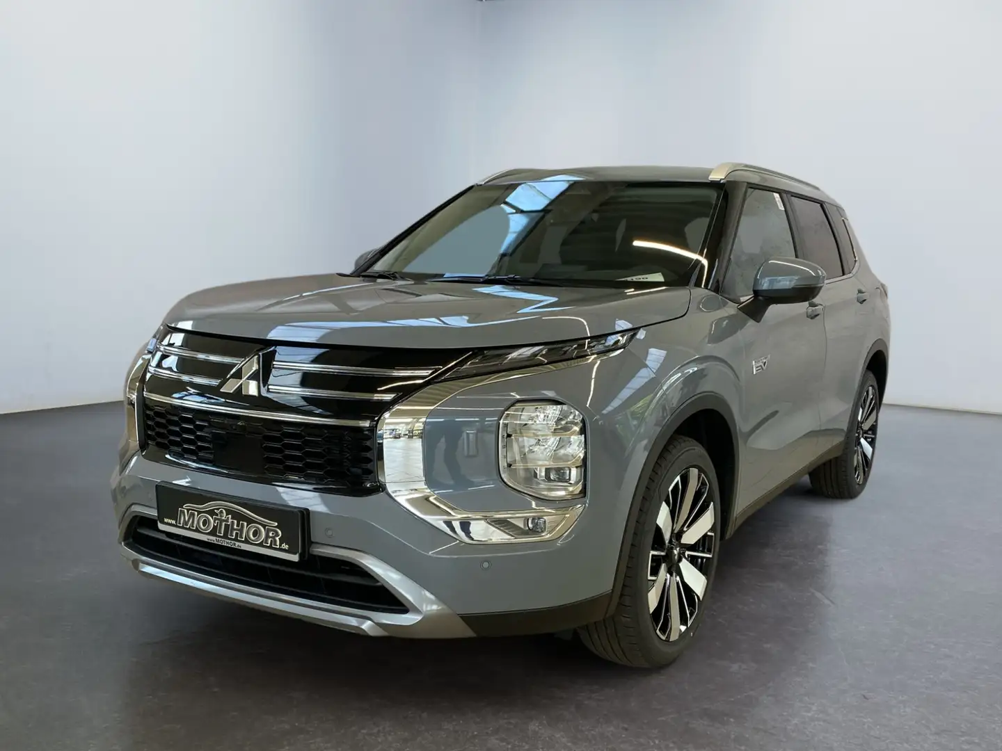 Mitsubishi Outlander Intro Edition 2.4 PHEV ACC PDC FLA STH Сірий - 2