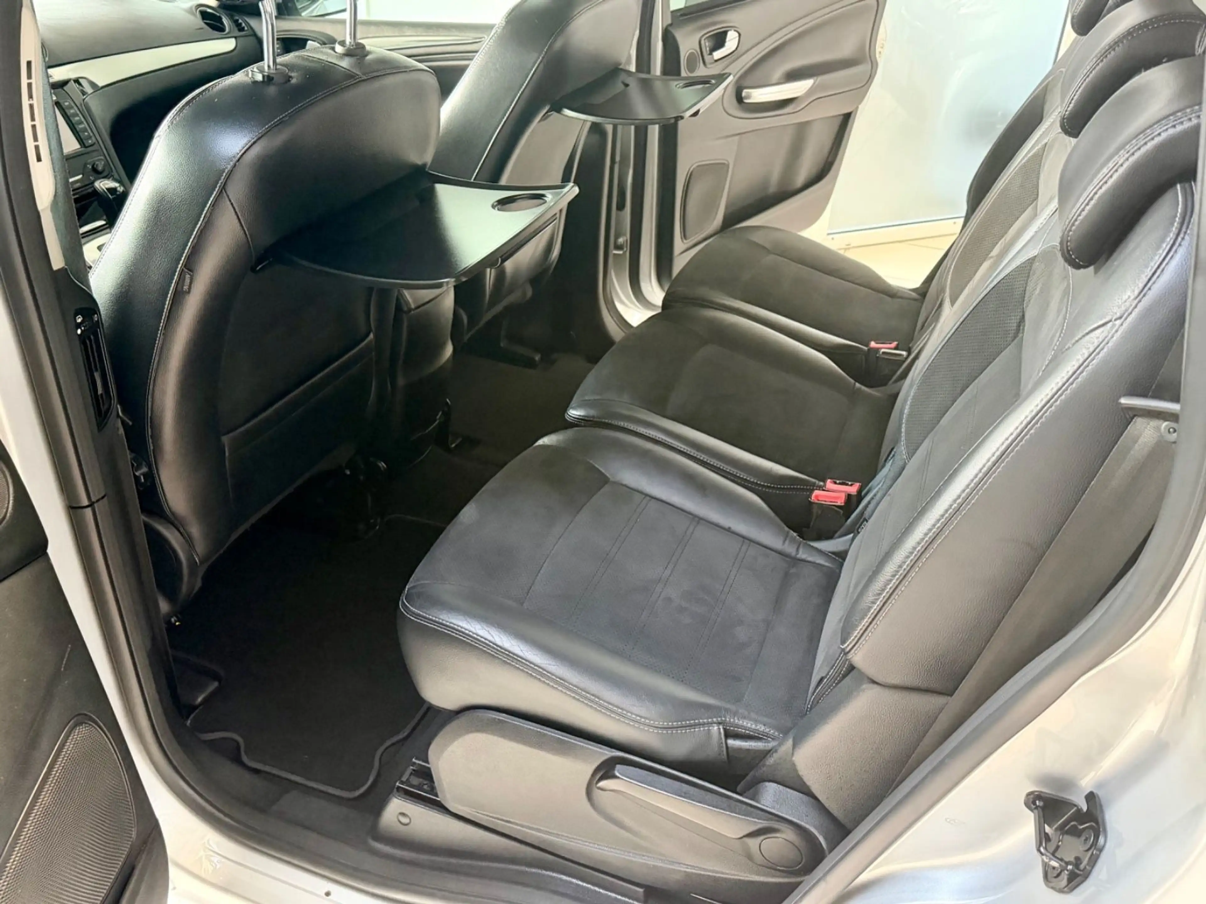 Ford Galaxy 2,0 Titanium Automatik/Leder/Navi/AHK/Alu — photo 15