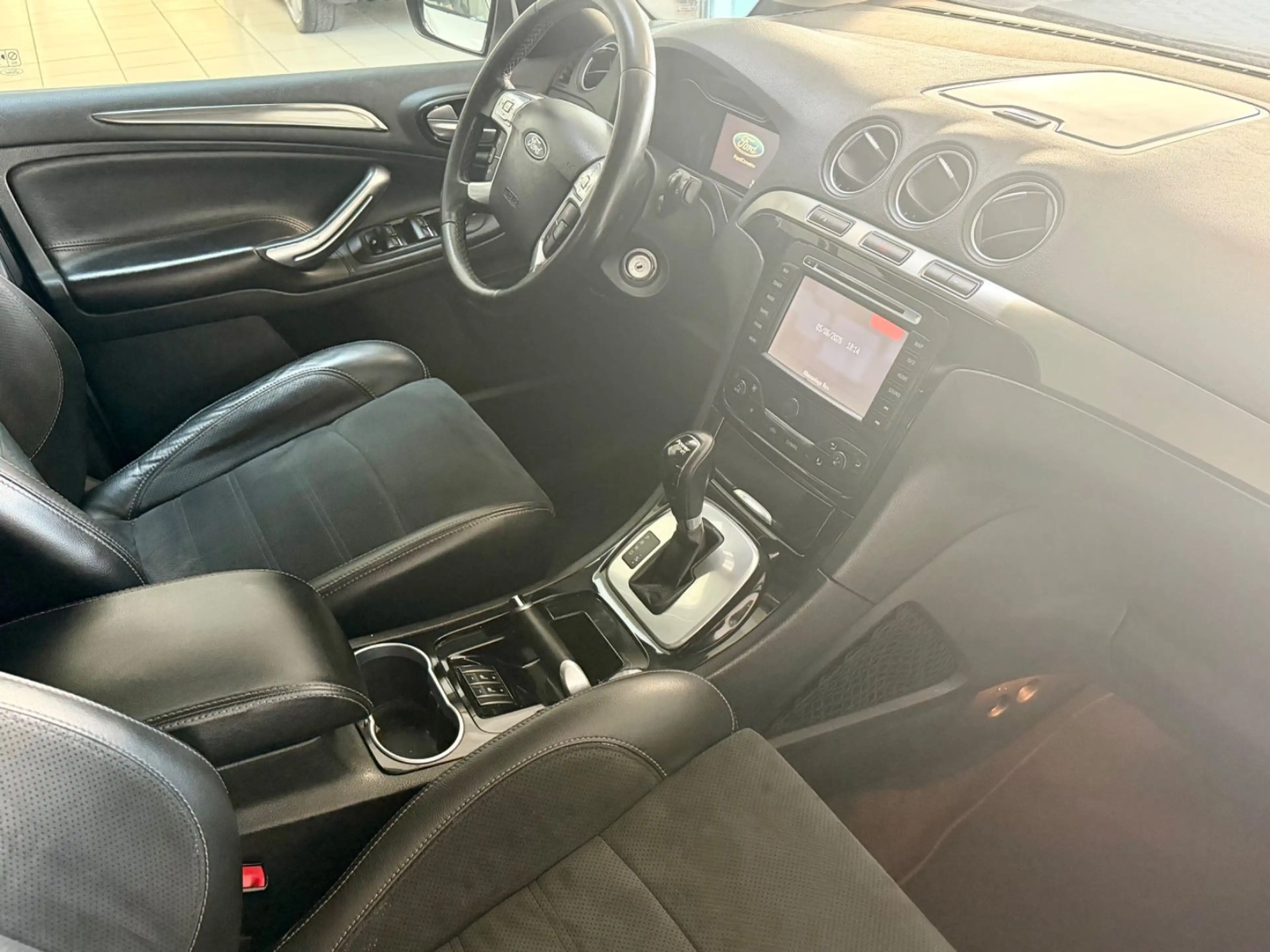 Ford Galaxy 2,0 Titanium Automatik/Leder/Navi/AHK/Alu — photo 11