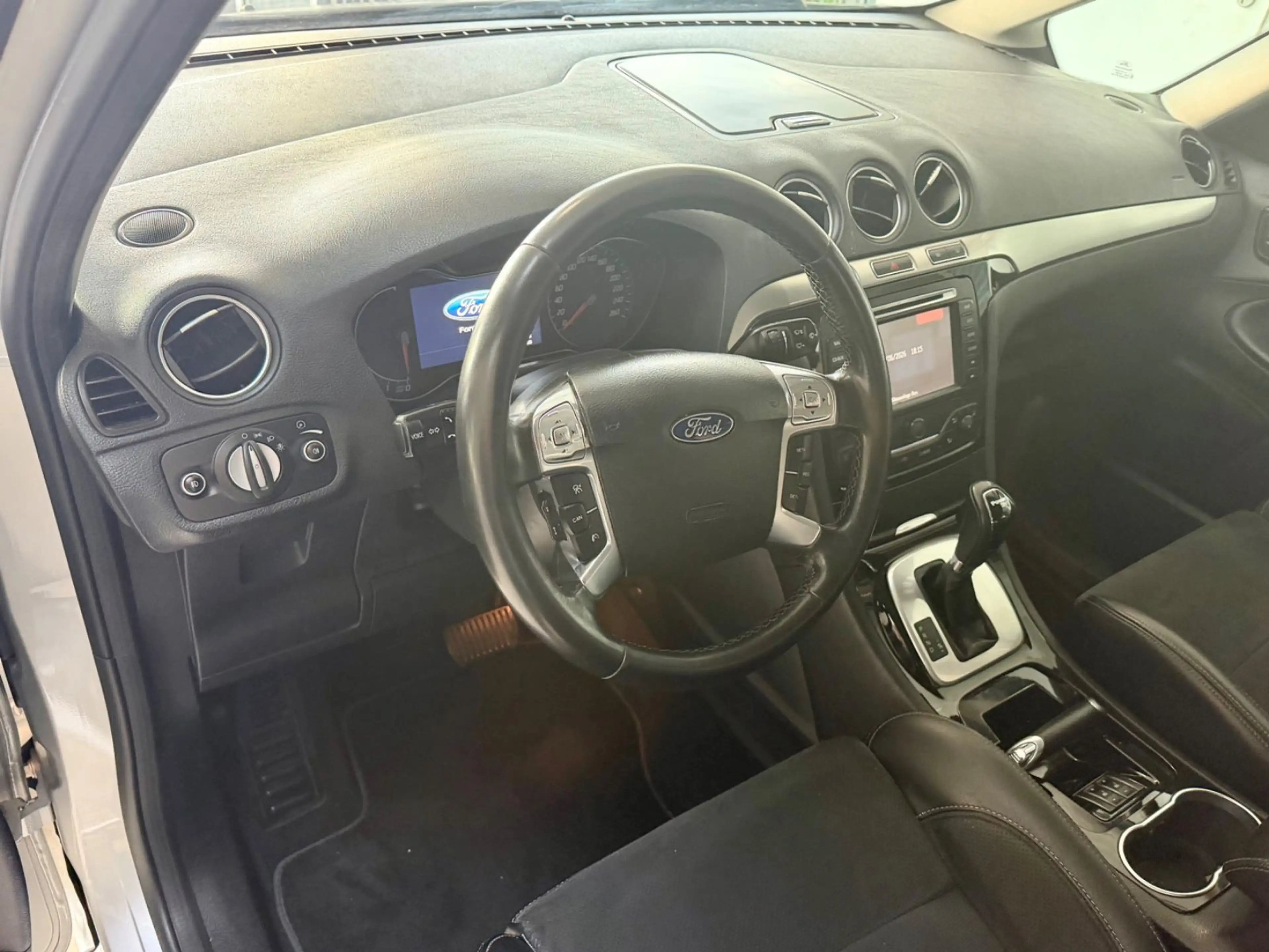 Ford Galaxy 2,0 Titanium Automatik/Leder/Navi/AHK/Alu — photo 13
