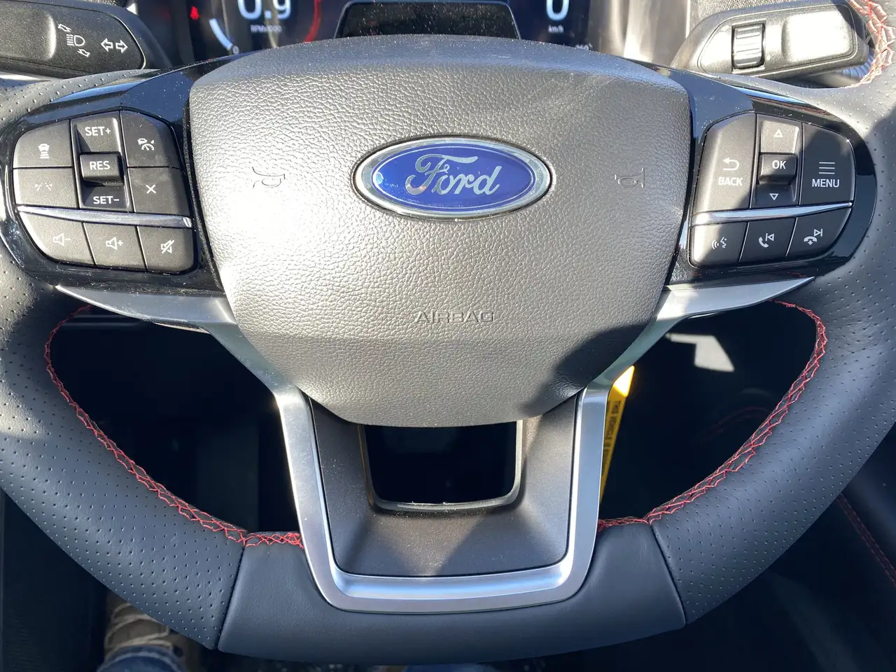 Ford Explorer снимка Ford Explorer