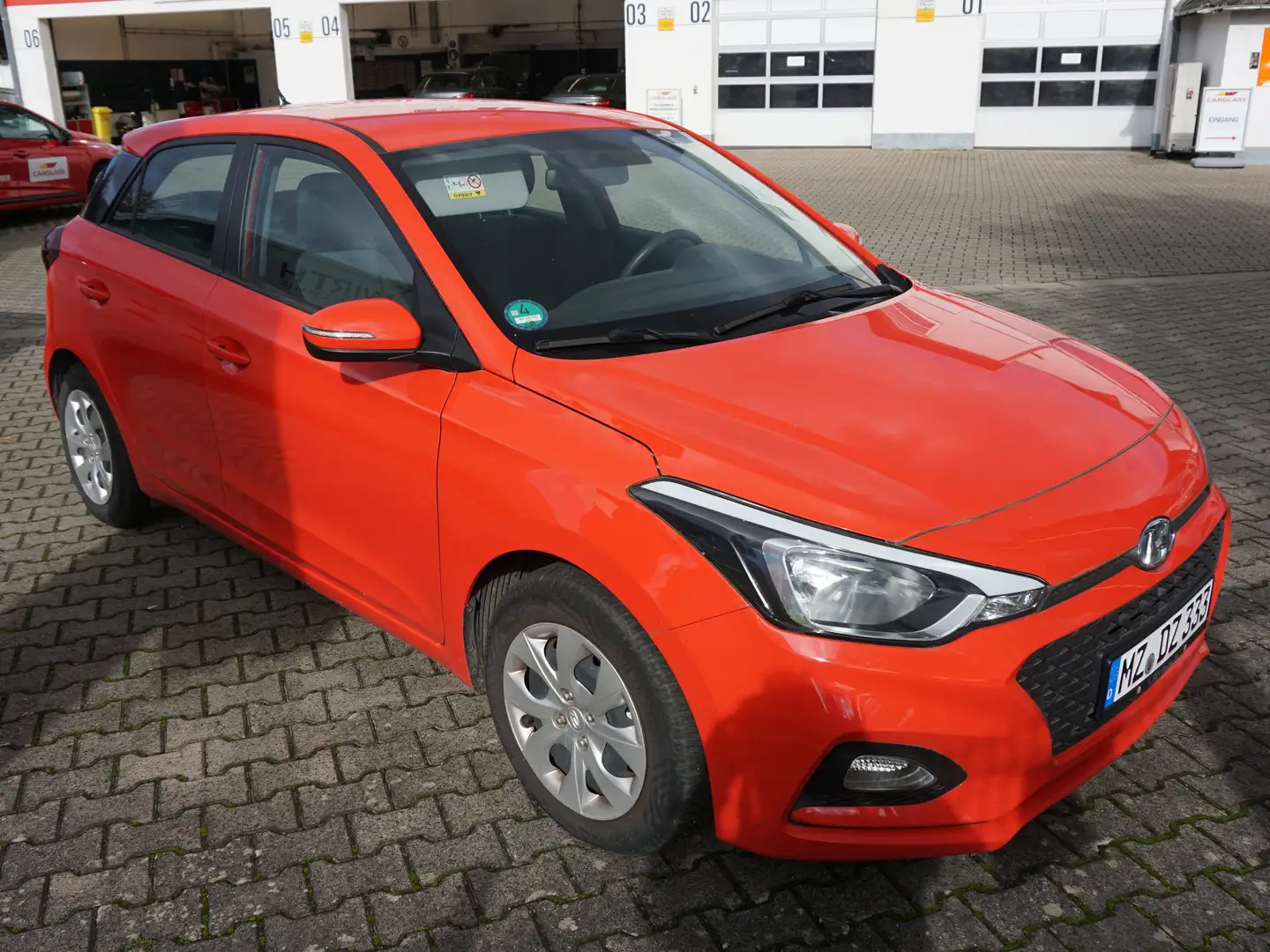 Hyundai i20 Select Orange - 1