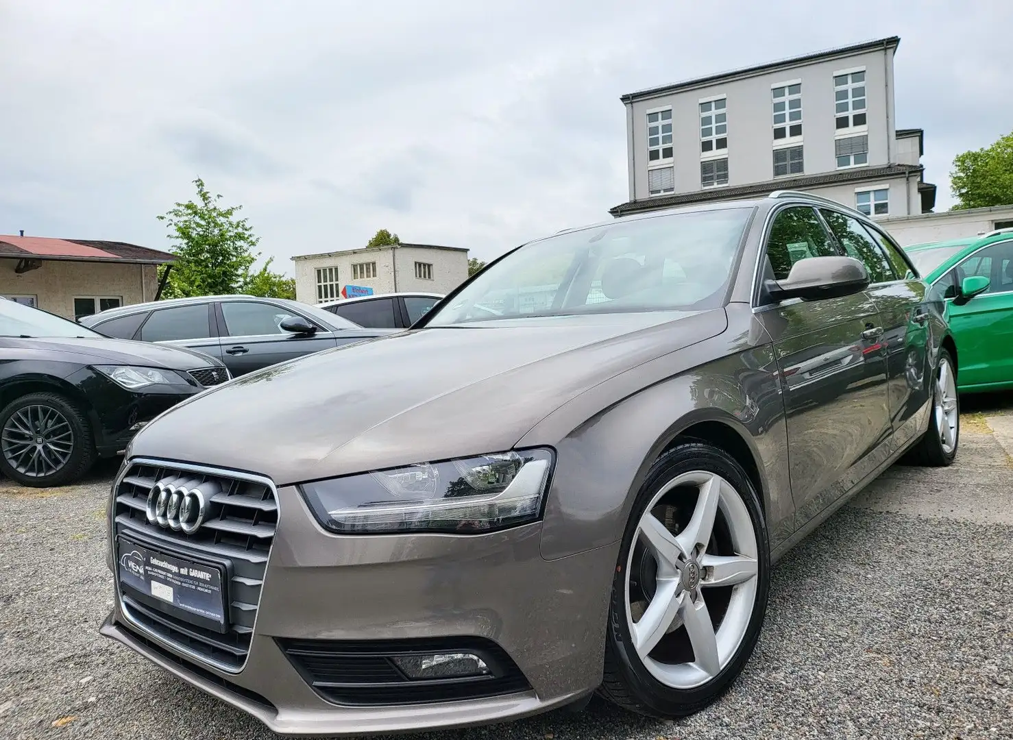 Audi A4 Avant Ambition Grau - 1