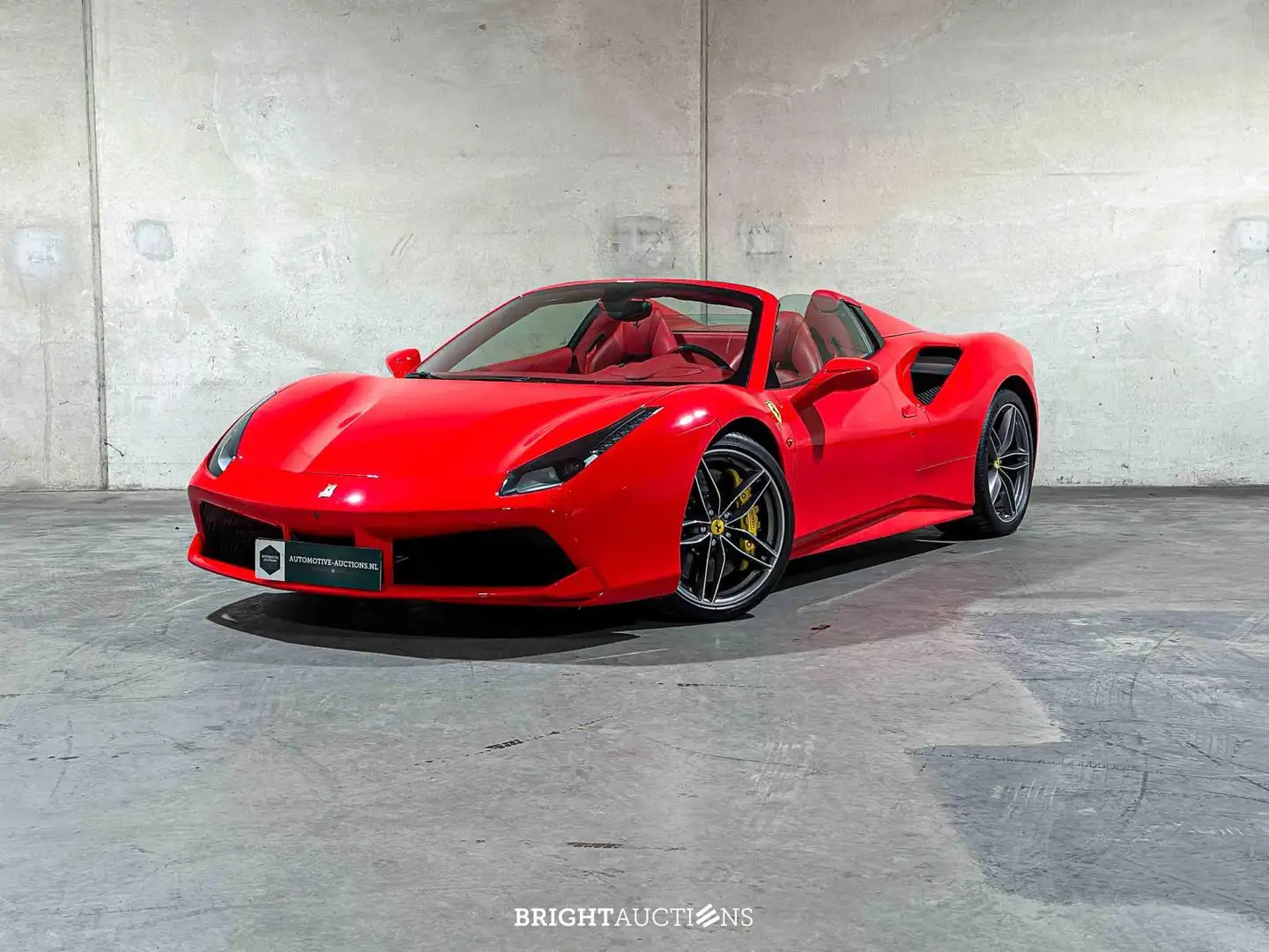 Ferrari 488 Spider 3.9 V8 crvena - 2