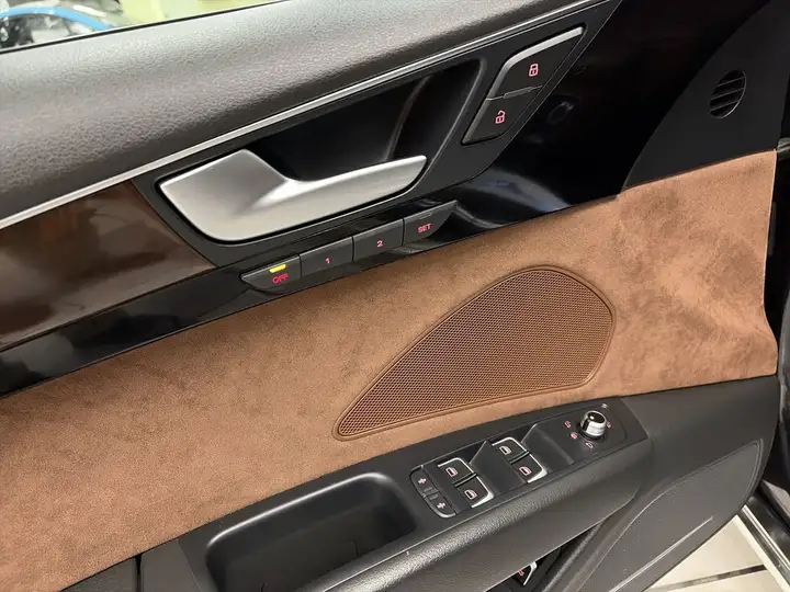 Audi A8 2015, foto 10