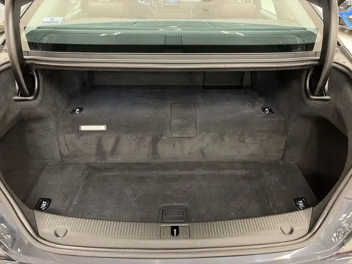 Audi A8 2015, foto 26