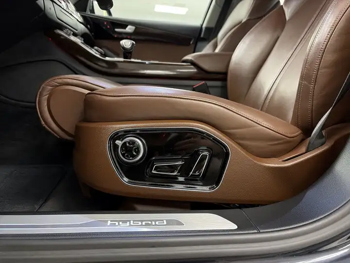 Audi A8 2015, foto 9