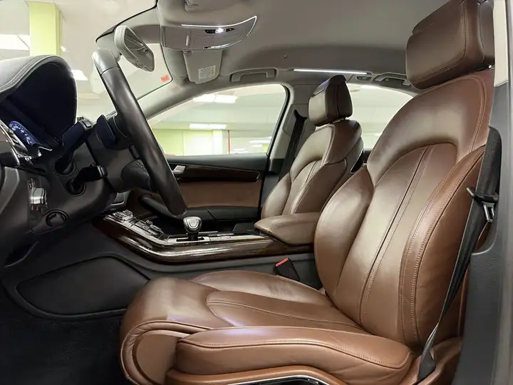 Audi A8 2015, foto 8