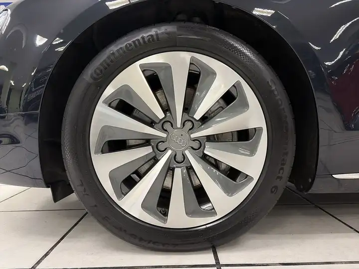 Audi A8 2015, foto 7