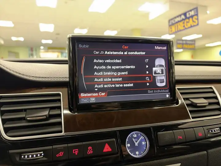 Audi A8 2015, foto 13