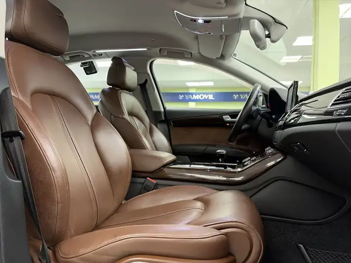 Audi A8 2015, foto 27