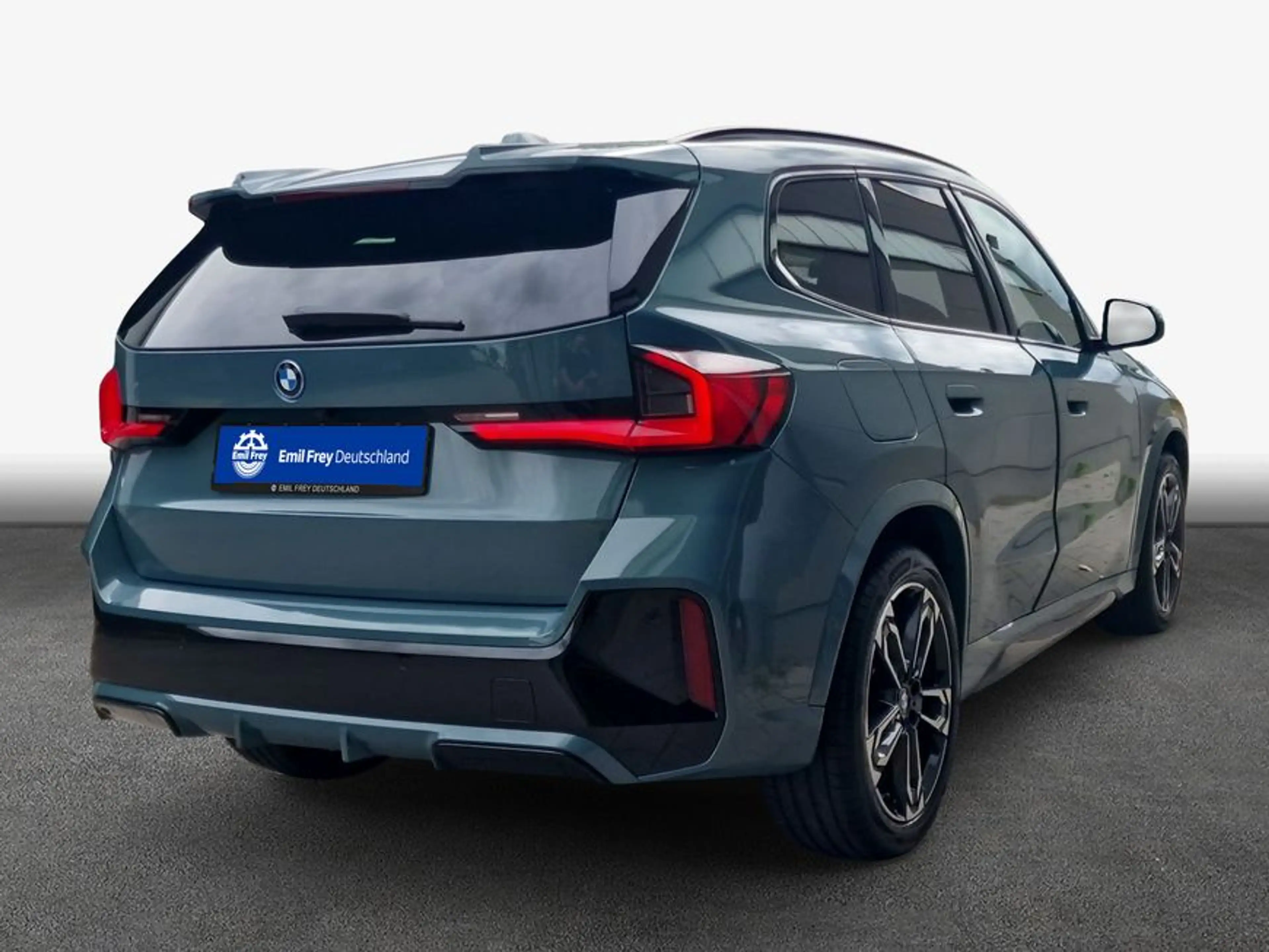 BMW X1 xDrive30e Aut. M Sportpaket 110 kW, 5-türig — photo 2