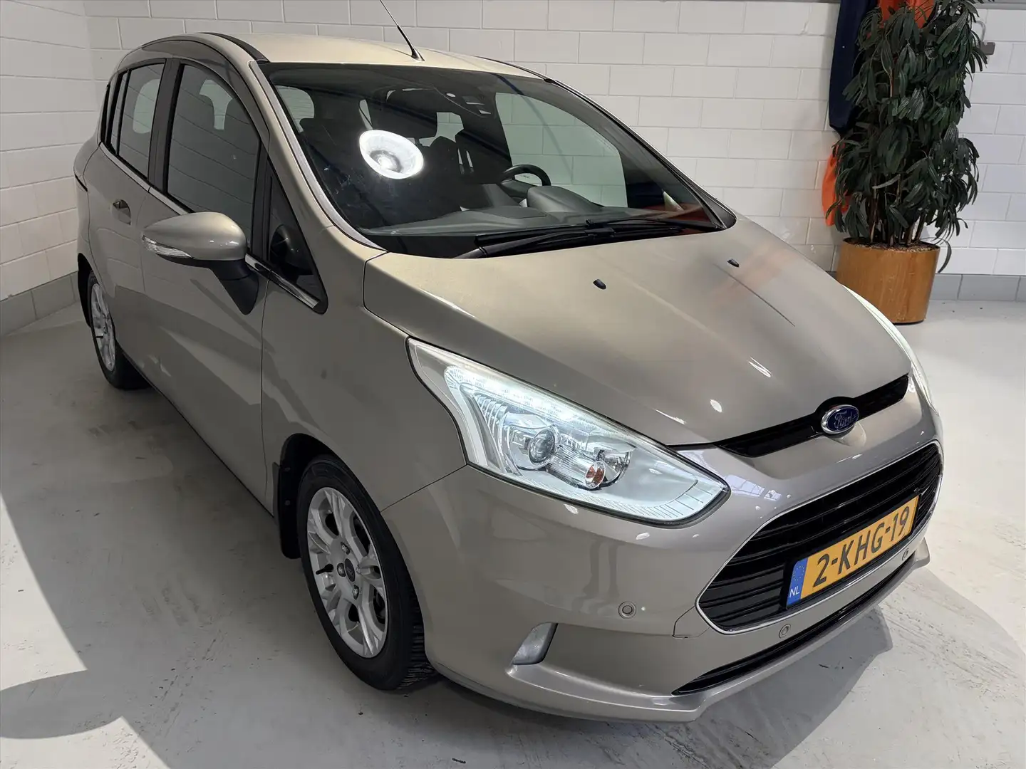 Ford B-Max 1.6 TI-VCT 105PK AUT6. Airco, Cruise, Stoelverwarm Beige - 1