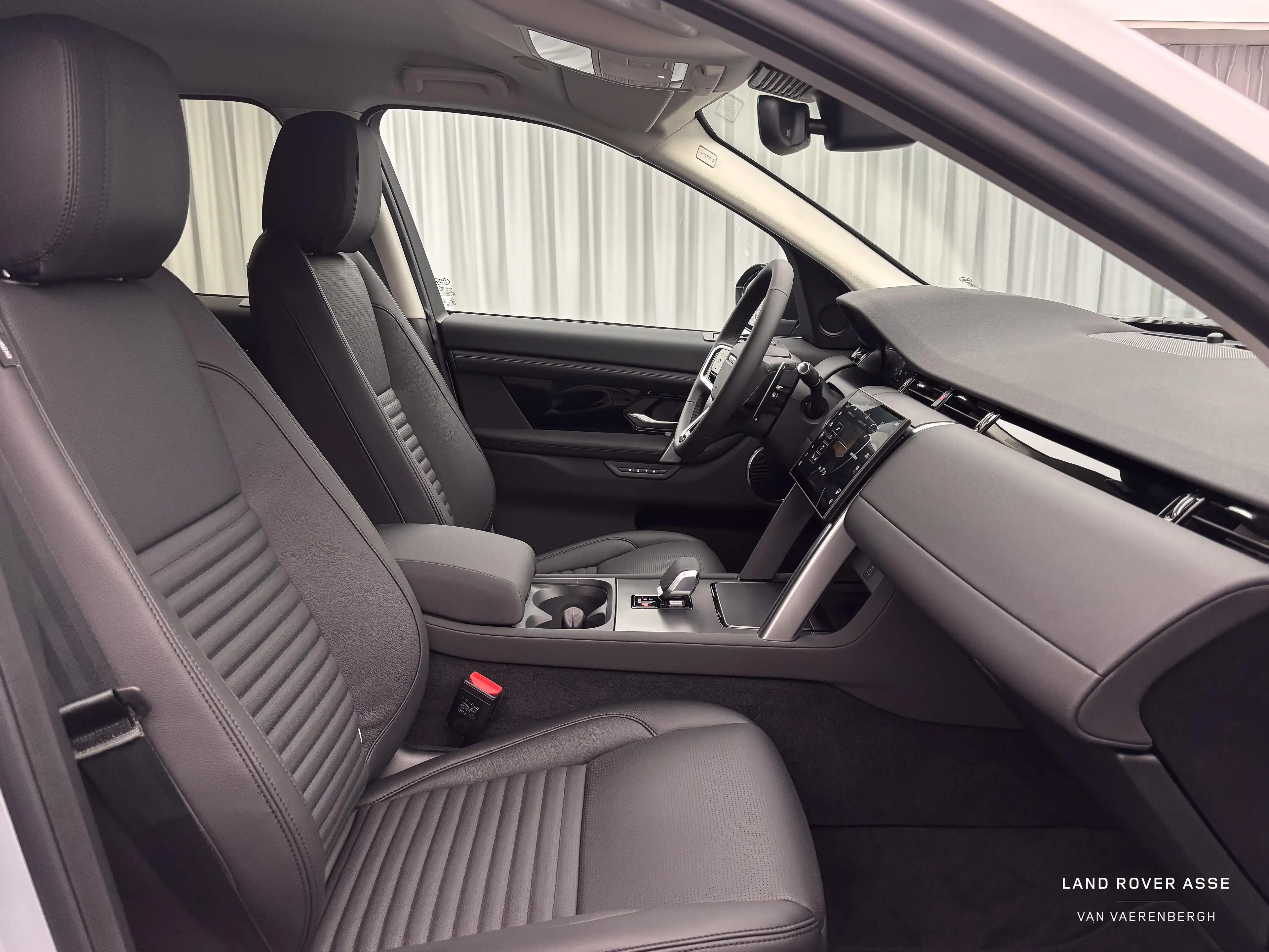 Land Rover Discovery Sport P270e S AWD Auto. 25.5MY — photo 3