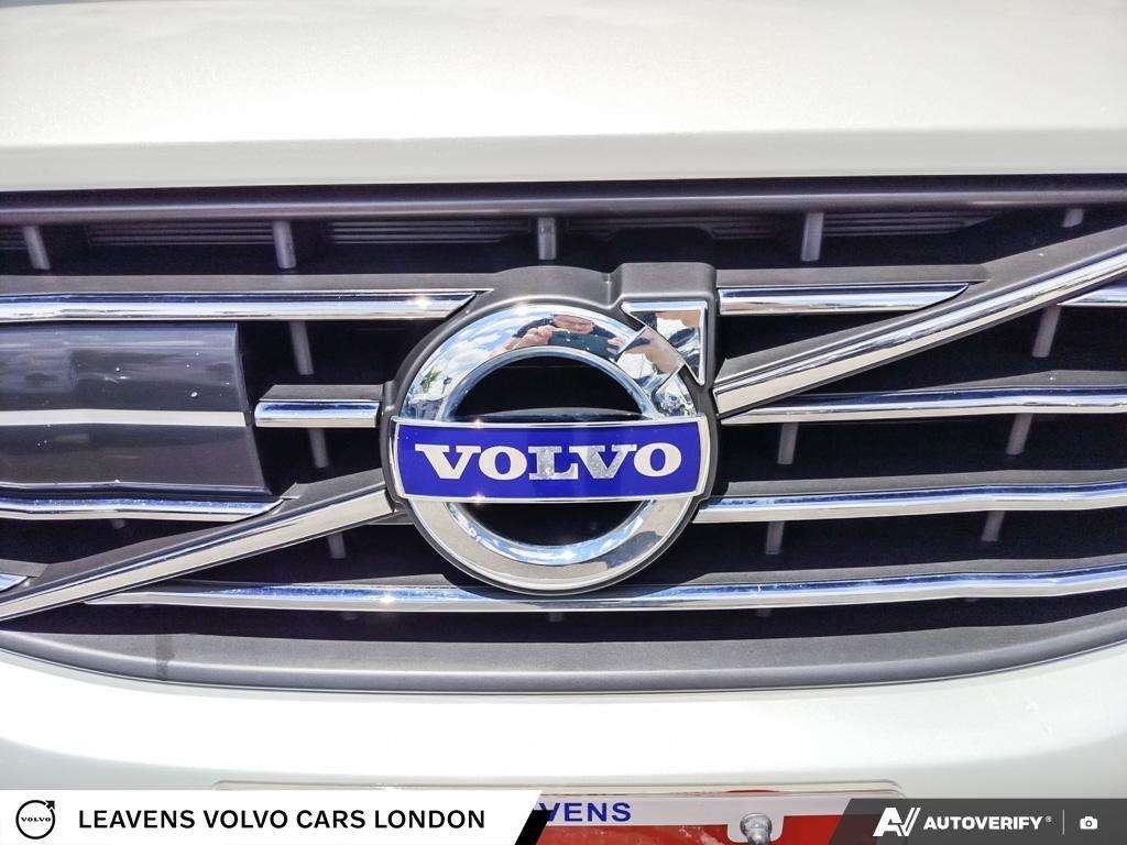 2017 Volvo XC60 T6 | Clean Carfax | Excellent Service History thumb 10