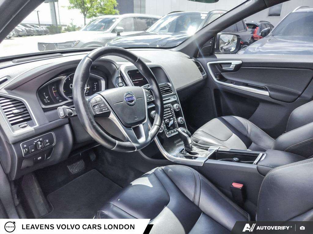 2017 Volvo XC60 T6 | Clean Carfax | Excellent Service History thumb 14