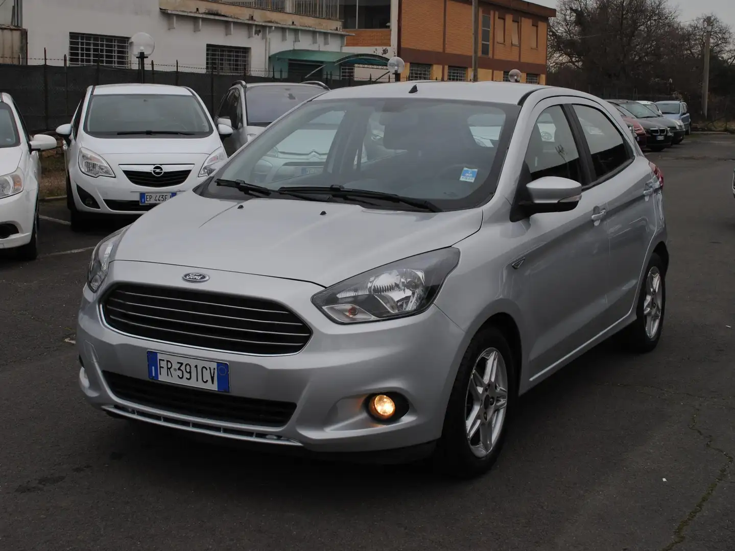 Ford Ka/Ka+ Ka + 1.2 Ultimate Color 85cv Gris - 1