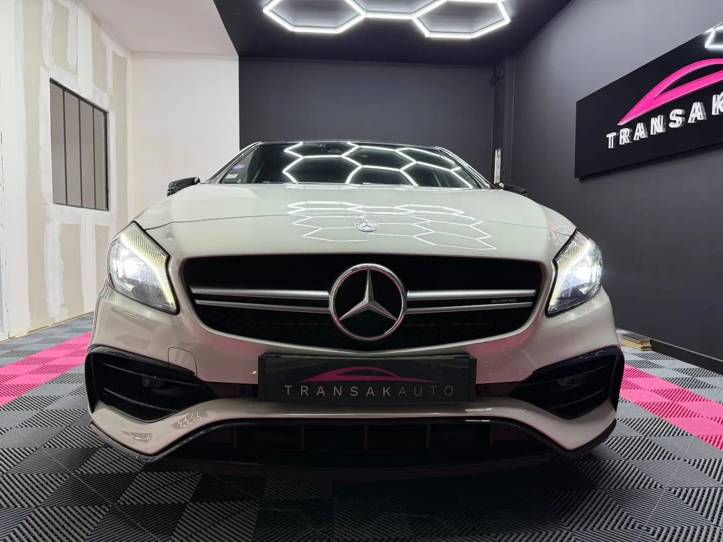 Mercedes-Benz Wit - 2