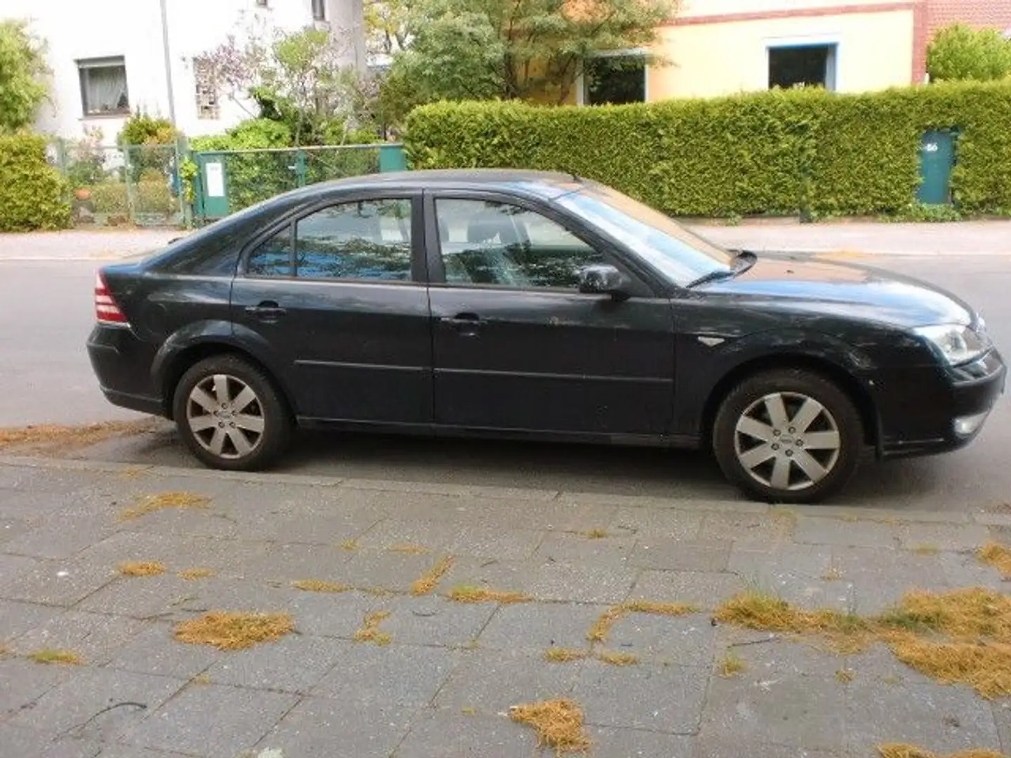 Ford Mondeo Lim. Futura X 1,8 Klima 139tkm Nero - 1