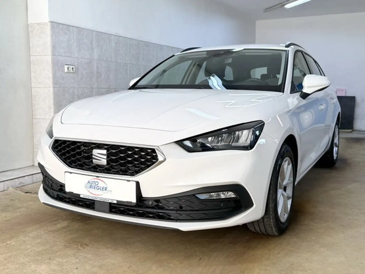 SEAT Leon Style ''LED-Navi-Virtual-PDC-Sitzheizung-Alu'' Weiß - 1