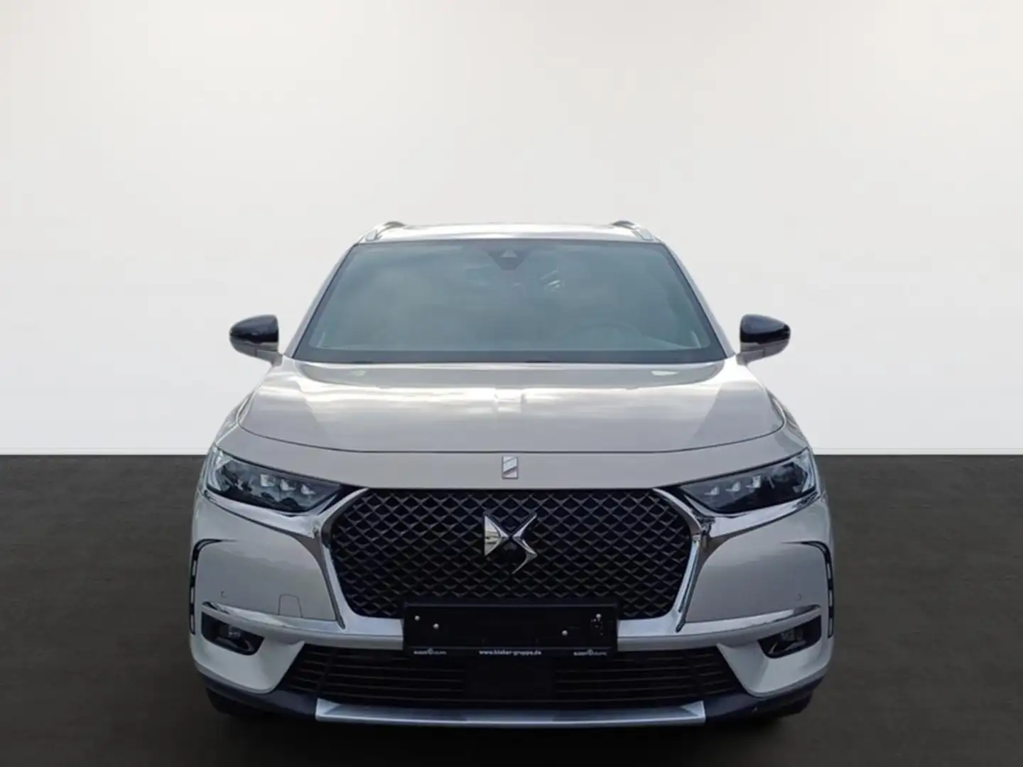 DS Automobiles DS 7 Crossback E-Tense 4x4 300 Be Chic Šedá - 2