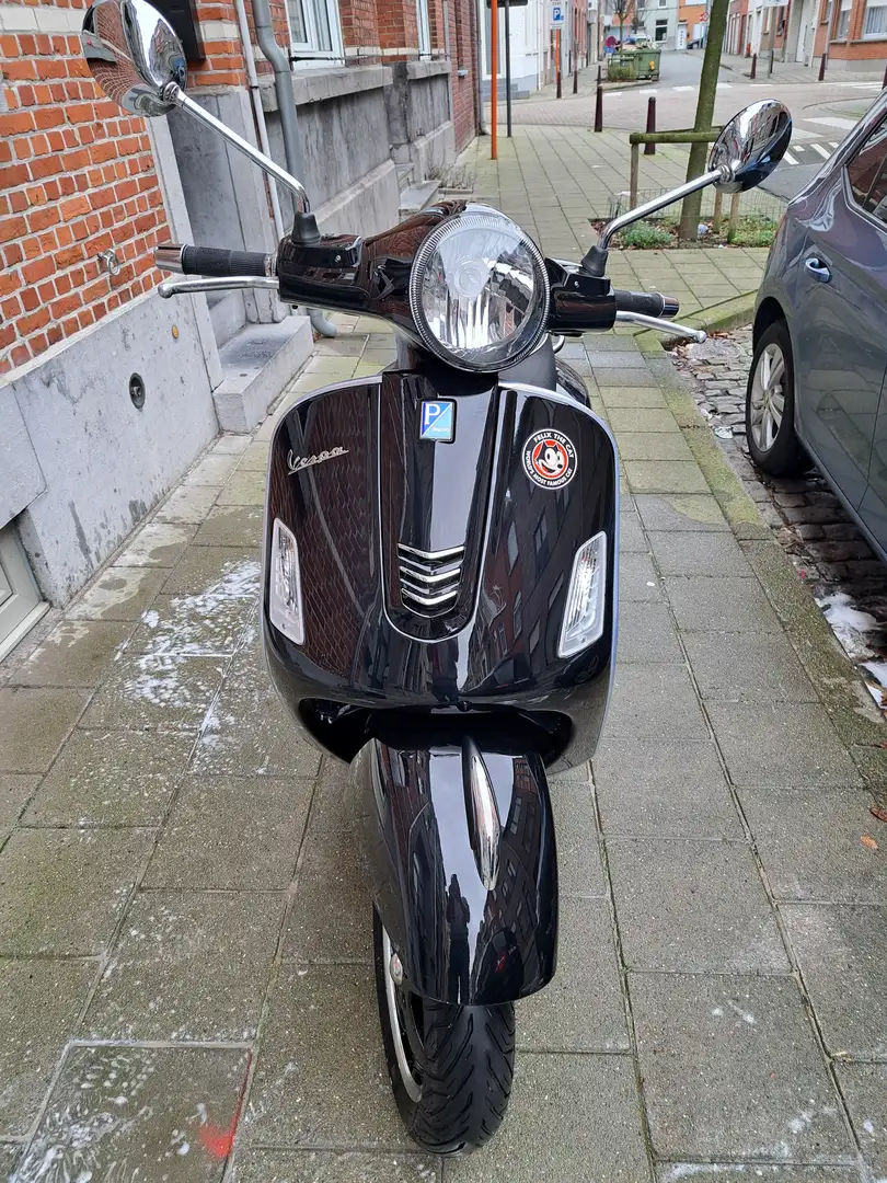 Vespa GTS 125 Vespa 125ie GTS van 2016 met Alarm en ABS Zwart - 2