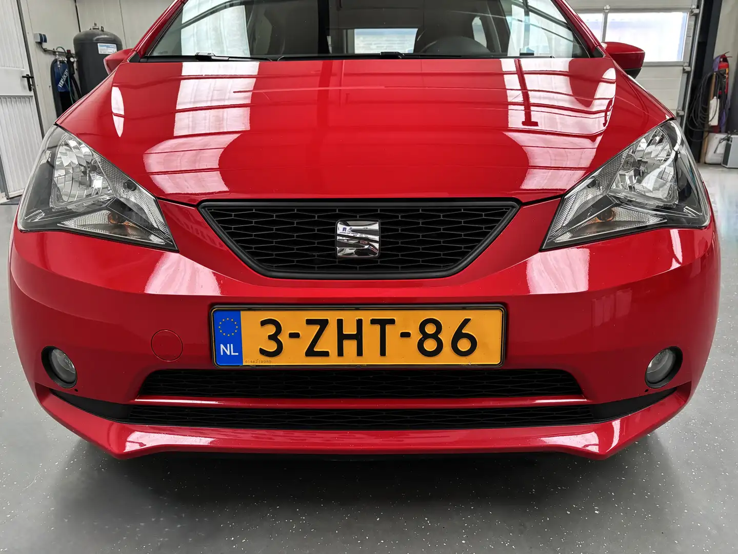 SEAT Mii 1.0 Sport Dynamic Nette auto! | Airco | Isofix-bev Rot - 2