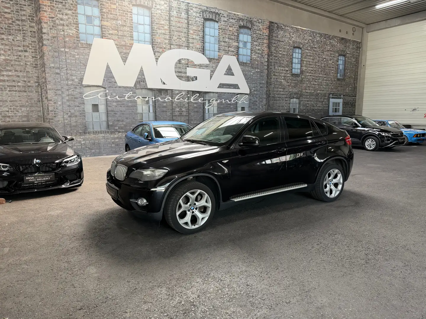 BMW X6 xDrive 50 i Schwarz - 2