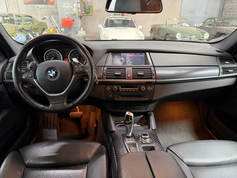 BMW X6 xDrive 50 i — photo 12