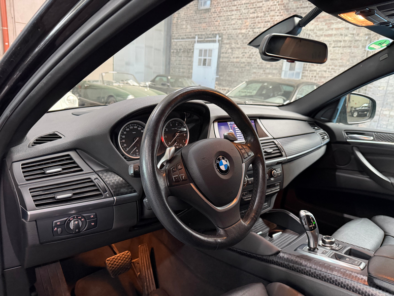 BMW X6 xDrive 50 i — photo 11