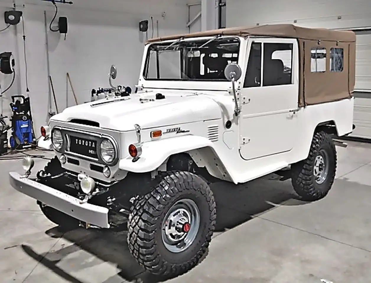 Toyota Land Cruiser BJ 43, foto 1