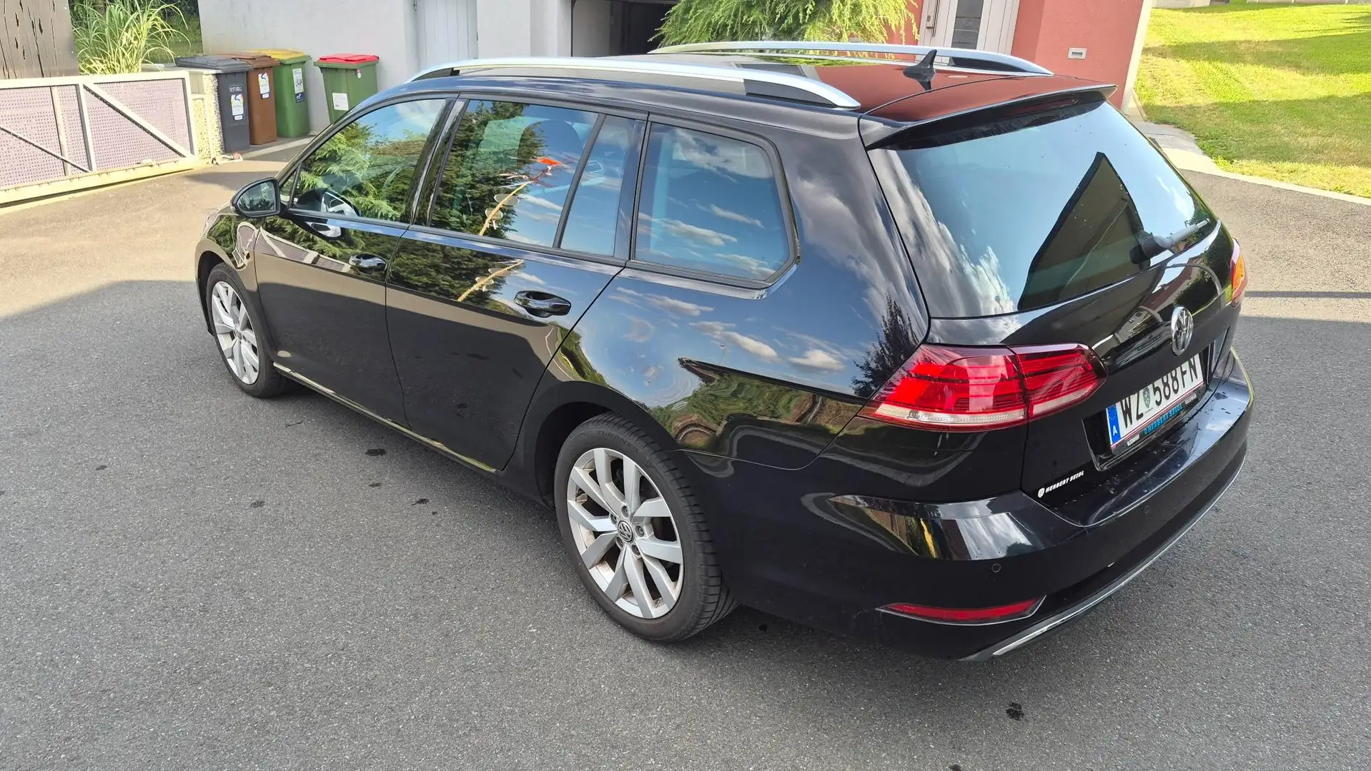 Volkswagen Golf Variant Golf Variant Comfortline 1,6 TDI SCR DSG Comfortline Schwarz - 1