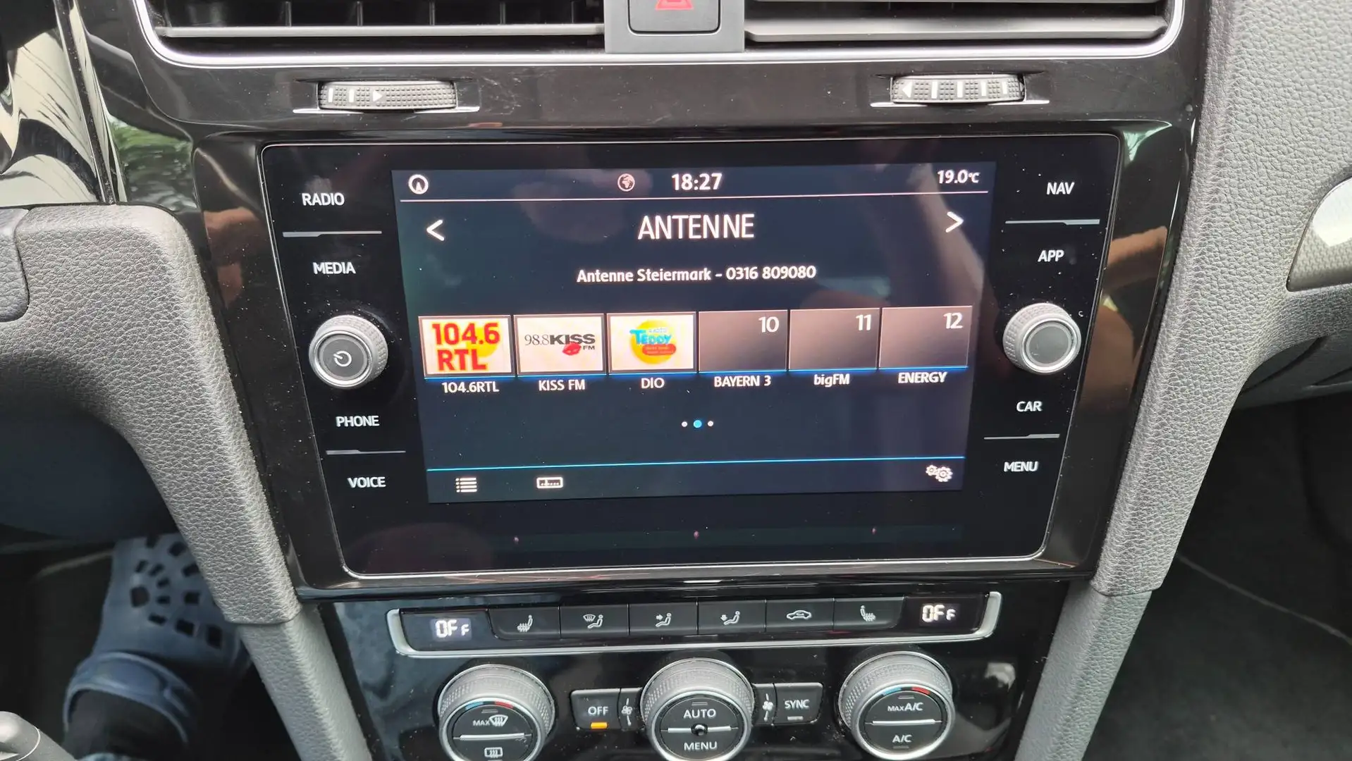 Volkswagen Golf Variant Golf Variant Comfortline 1,6 TDI SCR DSG Comfortline Schwarz - 2