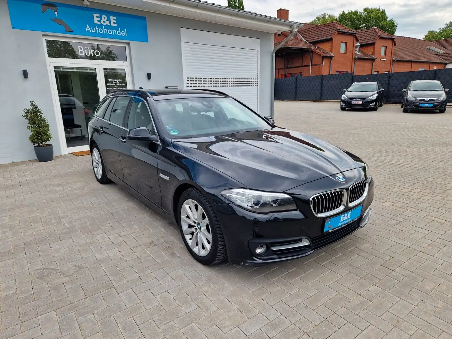 BMW 520 d+Automatik+Leder+TÜV Neu Zwart - 1