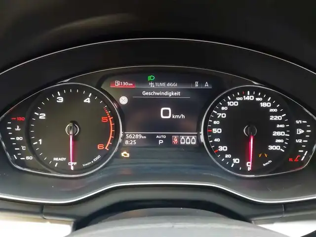 Audi Q5 view 10