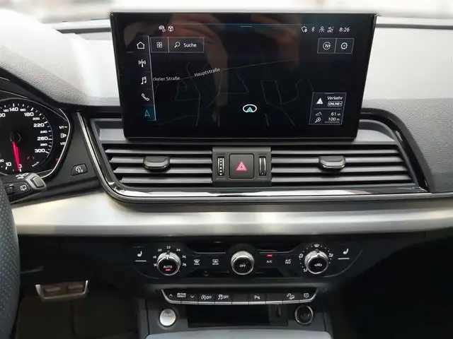Audi Q5 view 11