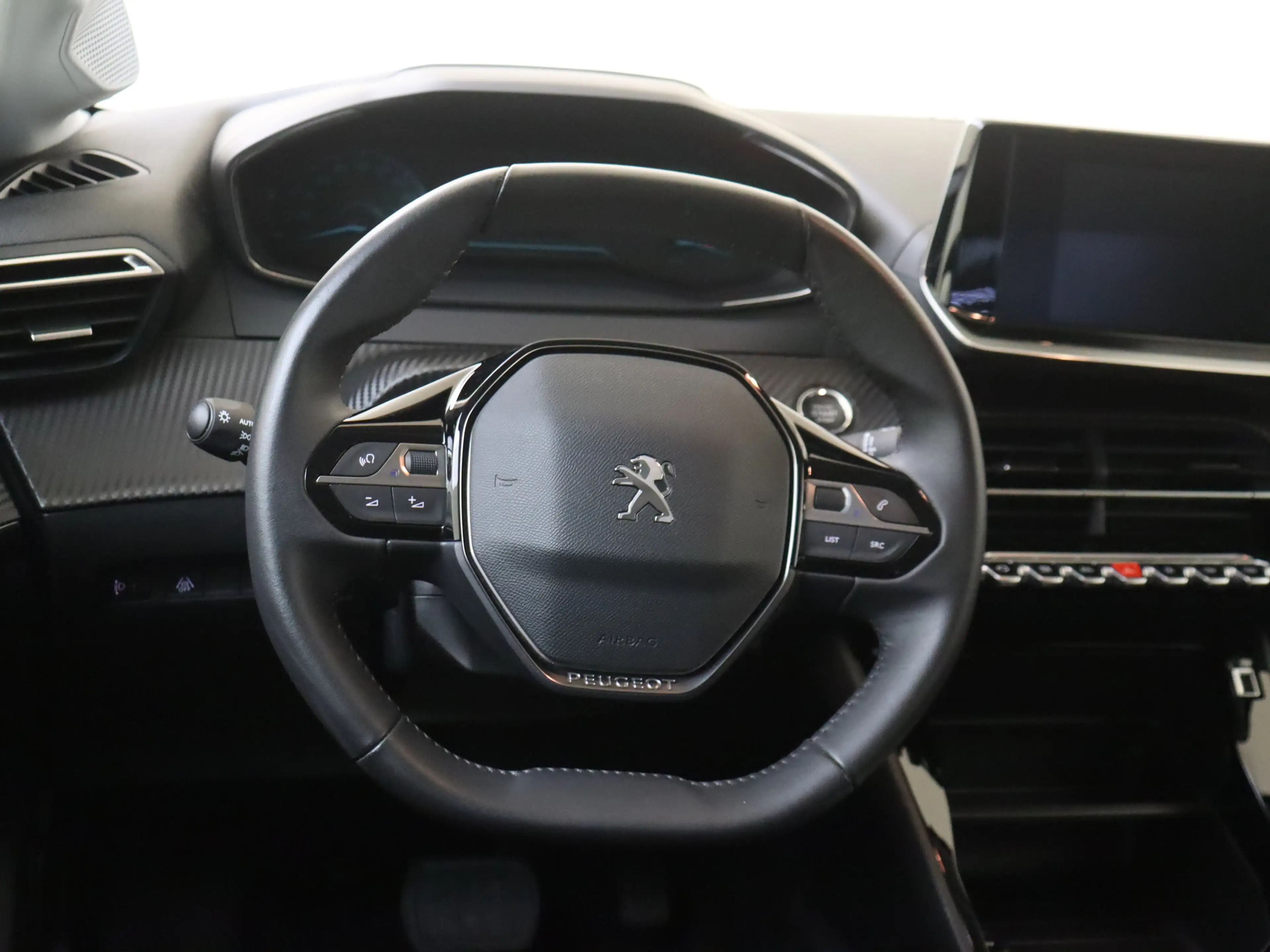 Peugeot e-208 EV Active 50 kWh — photo 6