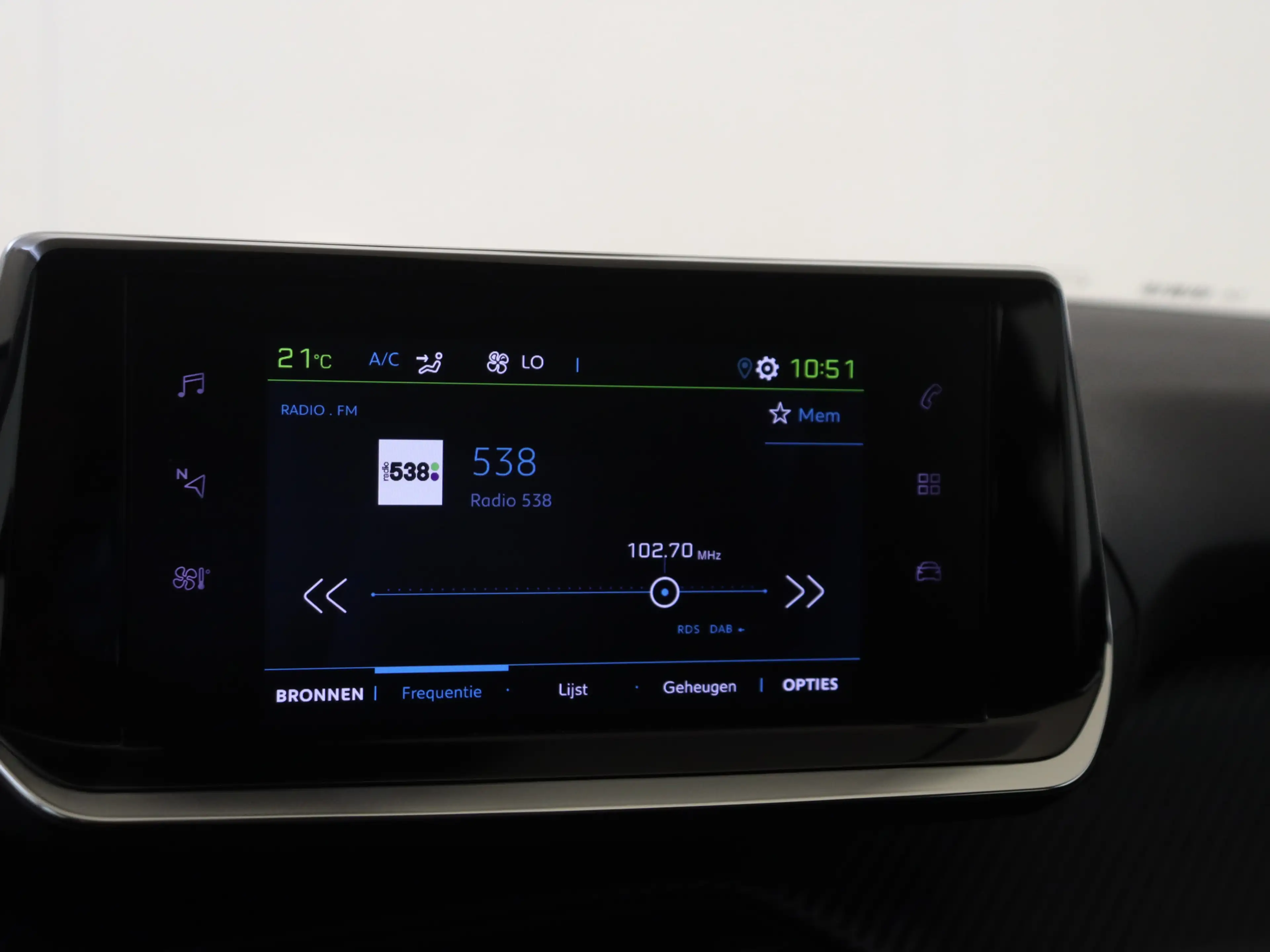Peugeot e-208 EV Active 50 kWh — photo 14