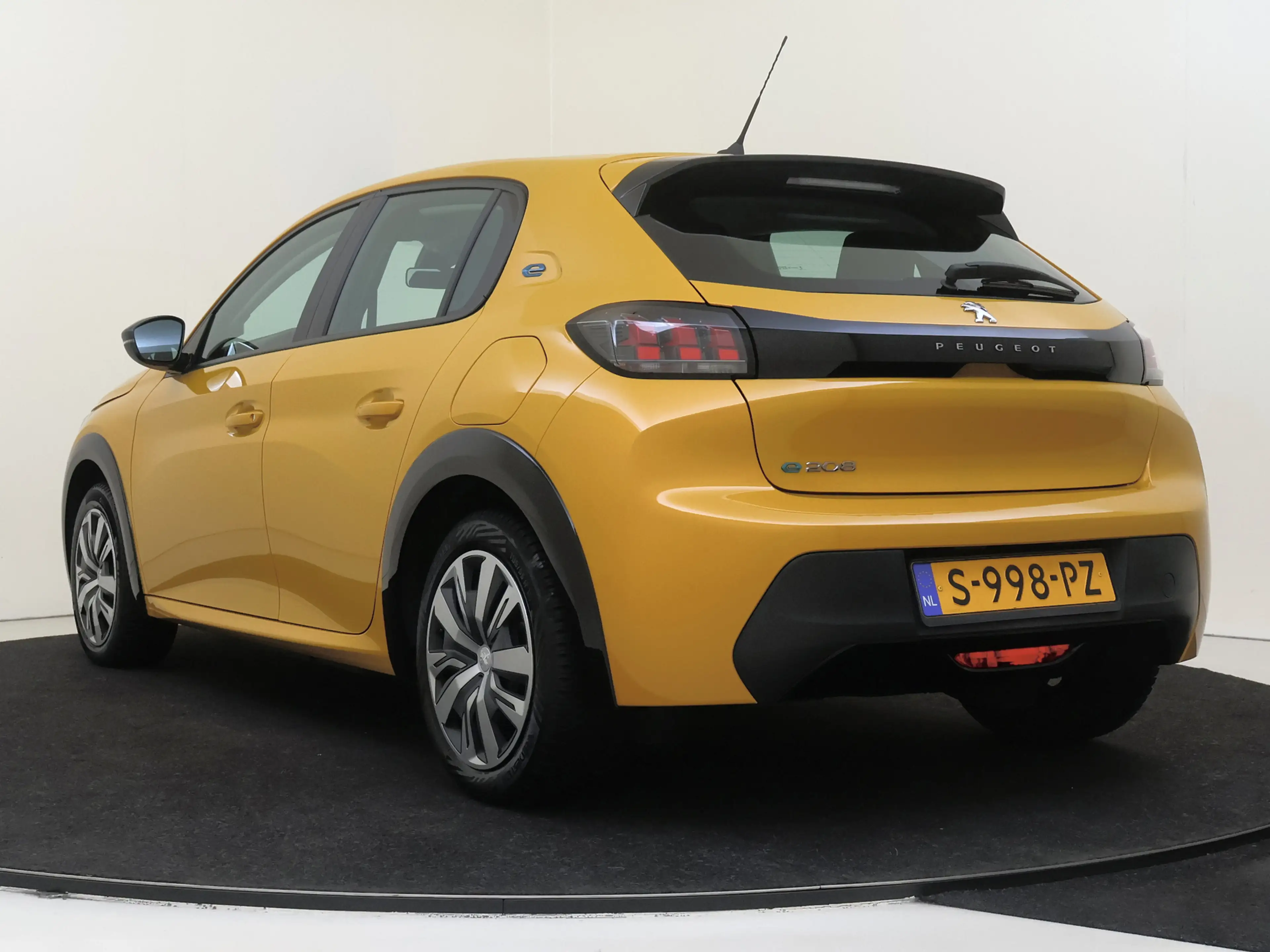 Peugeot e-208 EV Active 50 kWh — photo 4