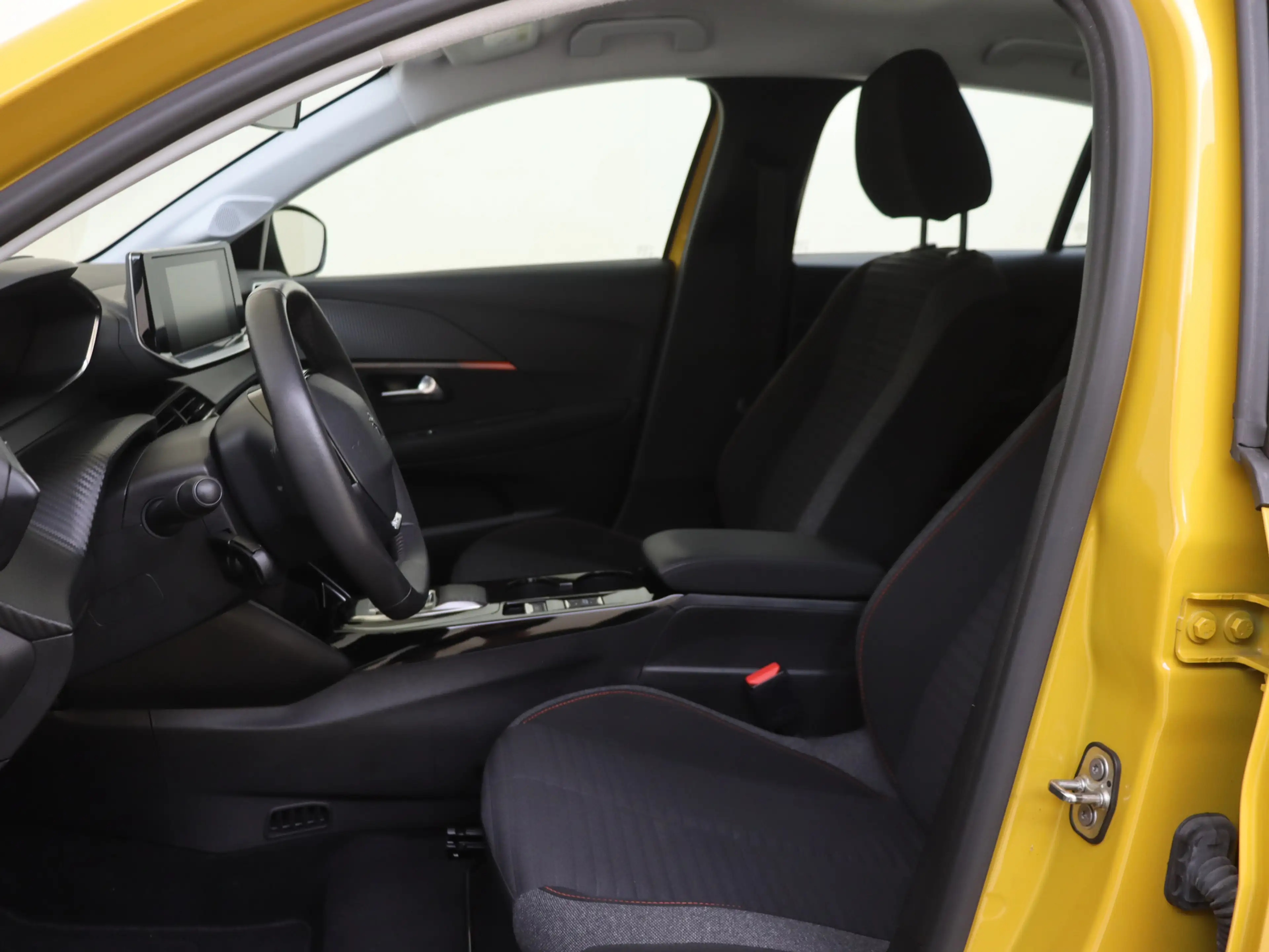 Peugeot e-208 EV Active 50 kWh — photo 10