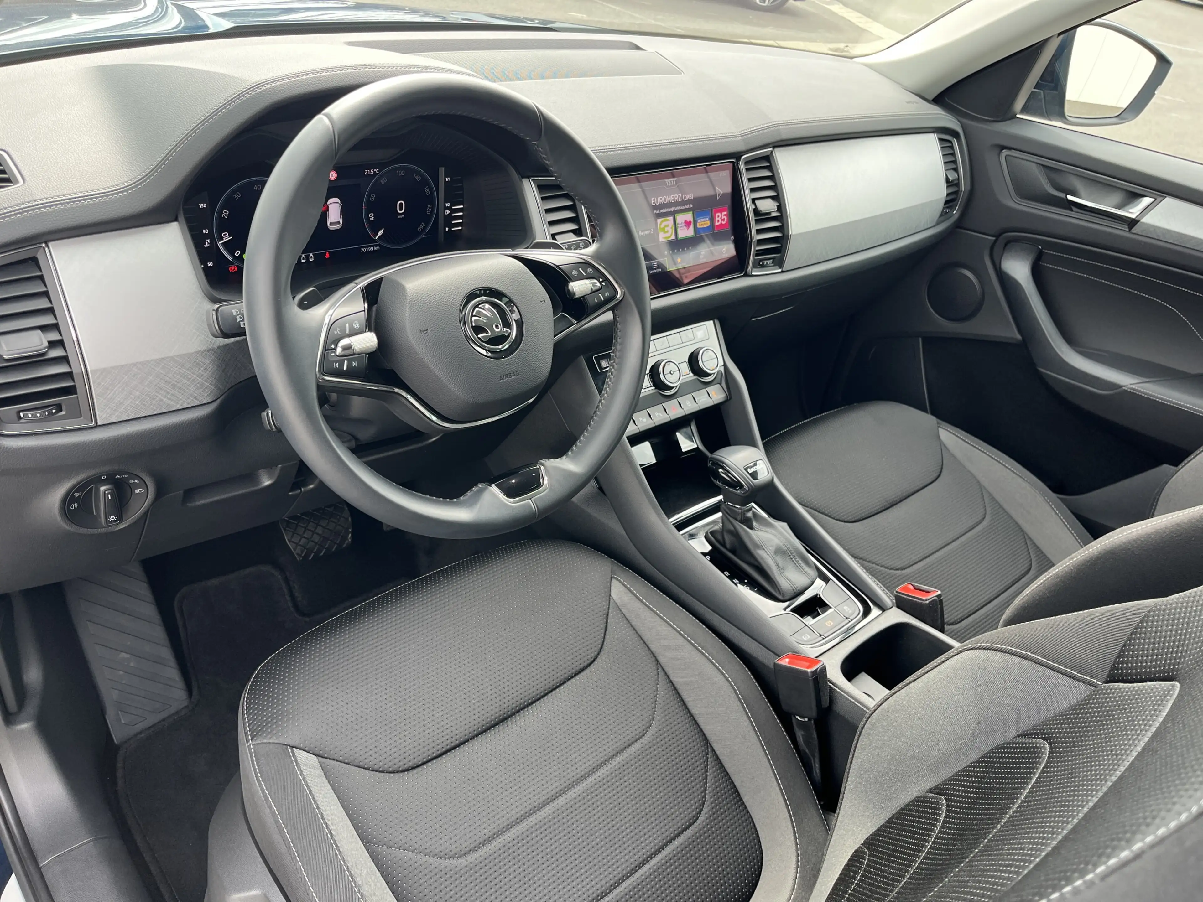 Skoda Kodiaq 2.0 TDI DSG Tour AHK Navi ACC MATRIX RFK 4xSHZ FS- — photo 12