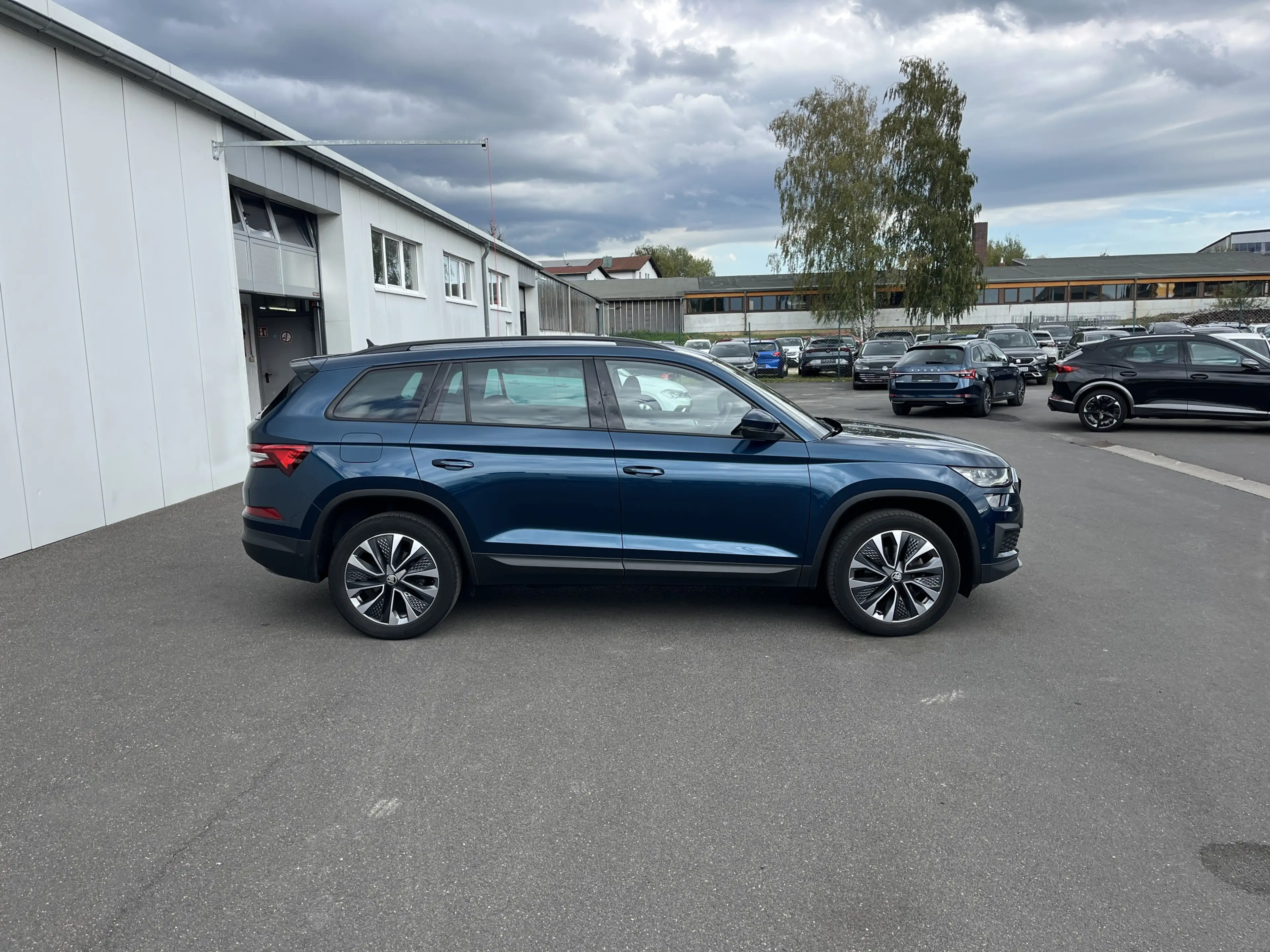 Skoda Kodiaq 2.0 TDI DSG Tour AHK Navi ACC MATRIX RFK 4xSHZ FS- — photo 6