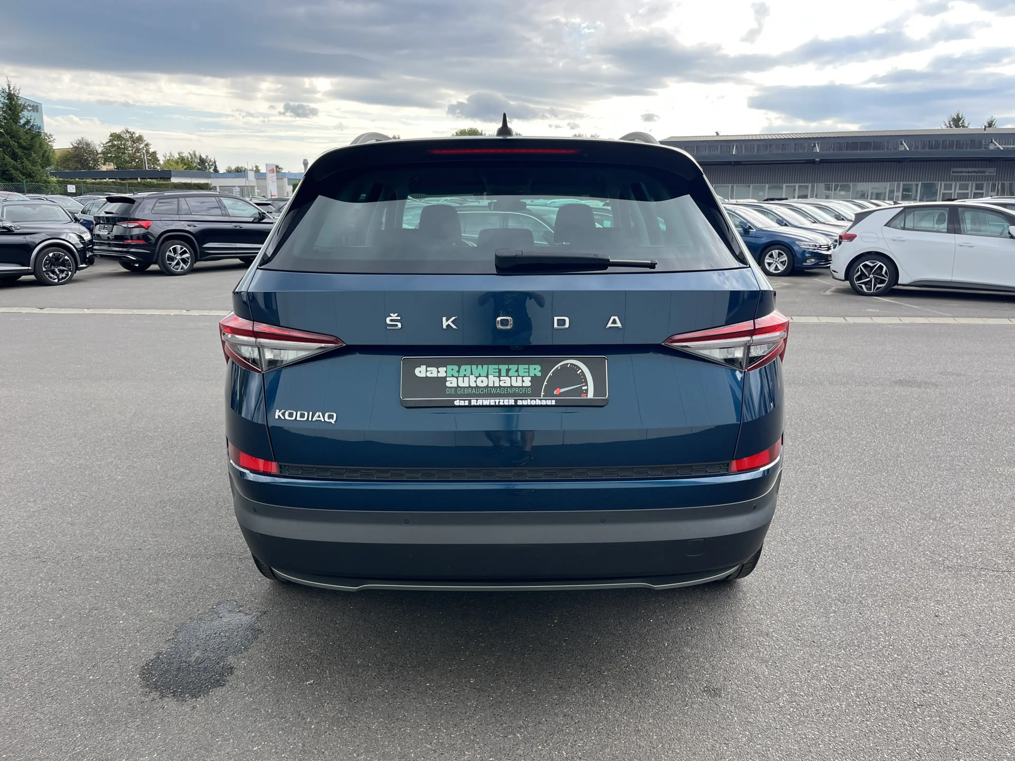Skoda Kodiaq 2.0 TDI DSG Tour AHK Navi ACC MATRIX RFK 4xSHZ FS- — photo 9