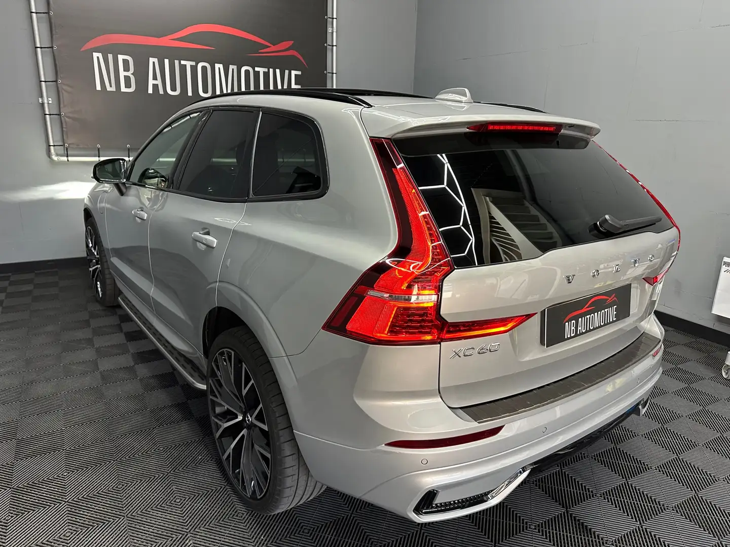 Volvo XC60 2.0 Recharge T6 AWD Inscription Exclusive Grigio - 2