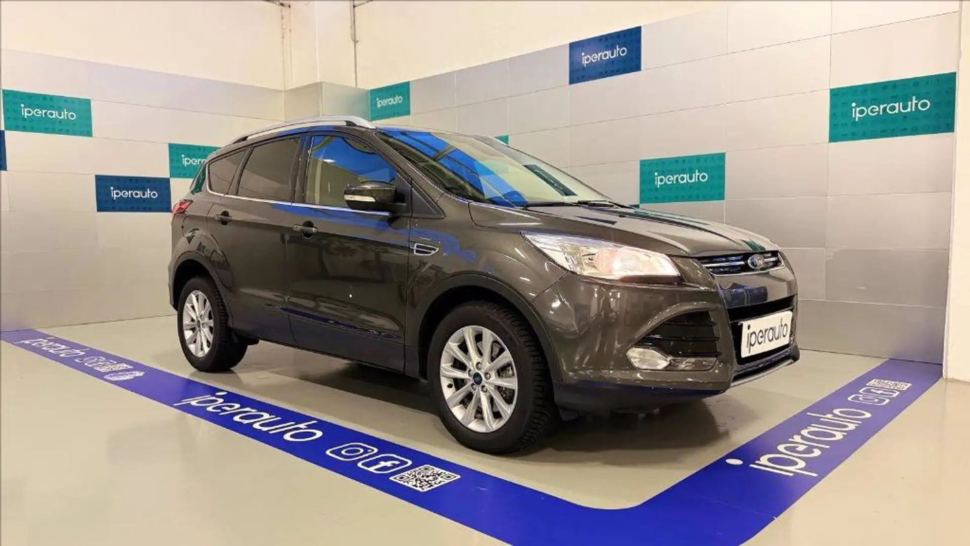 Ford Kuga 1.5 tdci Titanium s&s 2wd 120cv Gris - 1