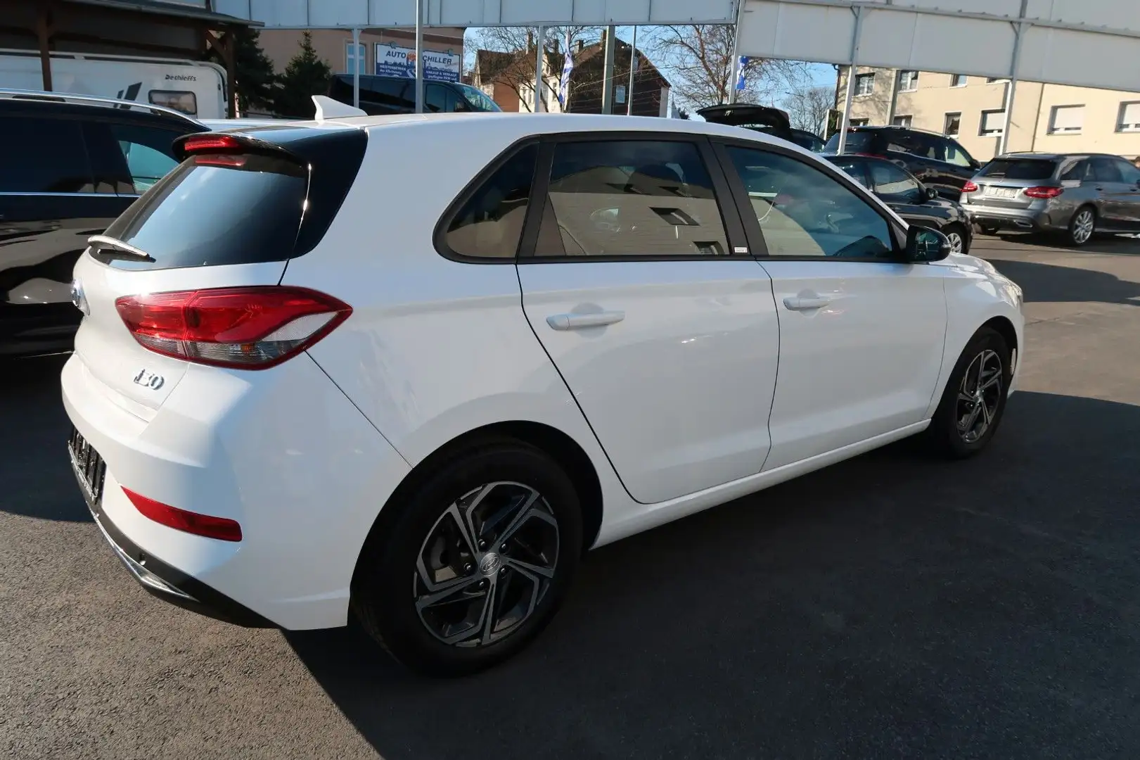 Hyundai i30 Edition 30 # erst 25 tkm # Weiß - 2
