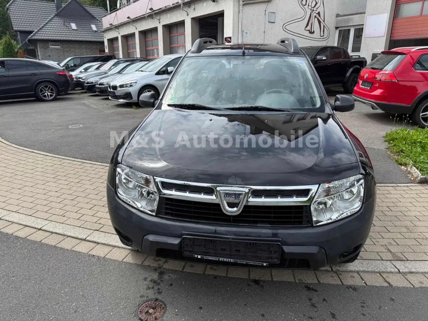 Dacia Duster I Ice 4x2 1.6   Klima,1.Hand Neu Tüv Schwarz - 2